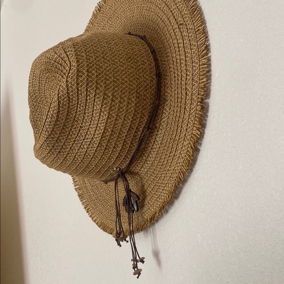 Brown Pendant Necklace with Floral Charm - Picture 4 of 4